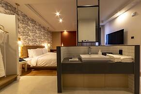 Hound Garden&Terrace Hotel