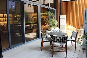 Hound Garden&Terrace Hotel