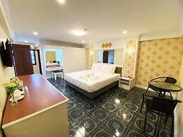 Rest at Ratchada Hotel