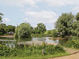 Willow Lodge At Bridge Lake Farm & Fishery