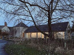 High Cogges Farm Holiday Cottages The Granary