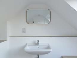 High Cogges Farm Holiday Cottages The Cart Shed