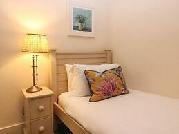 South Mains Cottage - Craigievar Castle