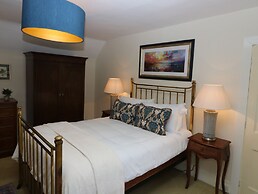 South Mains Cottage - Craigievar Castle