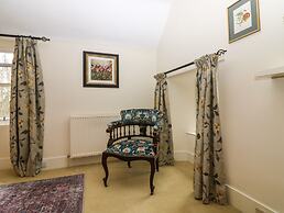 South Mains Cottage - Craigievar Castle