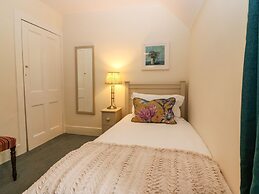 South Mains Cottage - Craigievar Castle