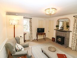 South Mains Cottage - Craigievar Castle