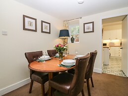 North Mains Cottage - Craigievar Castle