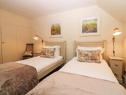 North Mains Cottage - Craigievar Castle