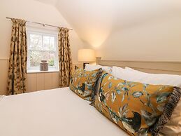 North Mains Cottage - Craigievar Castle