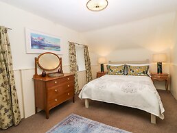 North Mains Cottage - Craigievar Castle