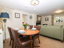 North Mains Cottage - Craigievar Castle