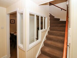 North Mains Cottage - Craigievar Castle