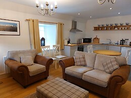 Courtyard Cottage - Drum Castle