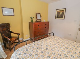 4 Arthur Terrace