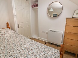4 Arthur Terrace