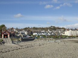 Dinlle