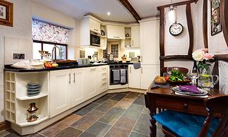 Tipsy Gin Cottage