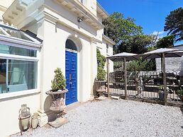 Holcombe House