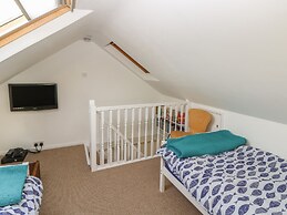 2 Linden Terrace