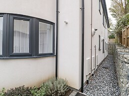 Flat 2, 38 Preston Road