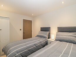 Flat 2, 38 Preston Road