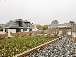 Flat 2, 38 Preston Road