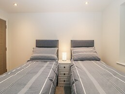 Flat 2, 38 Preston Road