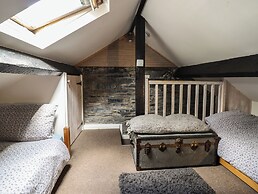 3 Barlwyd Terrace
