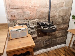 Horton Lodge Boathouse