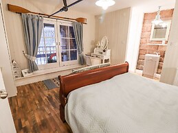 Horton Lodge Boathouse