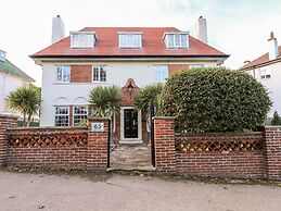 Yardley Manor
