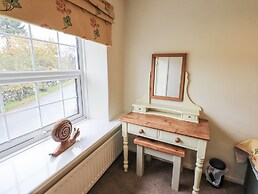 Smithy Cottage at Bowland Bridge