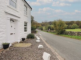 Smithy Cottage at Bowland Bridge