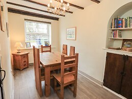Smithy Cottage at Bowland Bridge