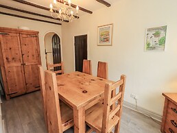 Smithy Cottage at Bowland Bridge