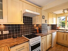 Smithy Cottage at Bowland Bridge