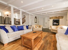 Great Western Farmhouse