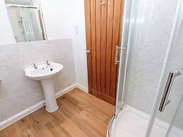 3 Eden Lodge