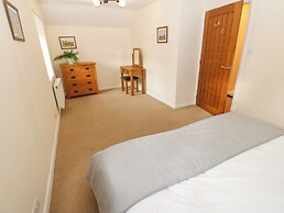 3 Eden Lodge