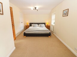 3 Eden Lodge