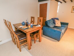 3 Eden Lodge