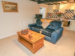 3 Eden Lodge