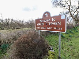 2 Eden Lodge