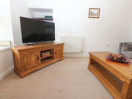 2 Eden Lodge