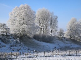 2 Eden Lodge