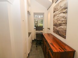 Yr Hen Ysgol, The Old School