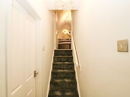 Yr Hen Ysgol, The Old School