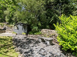 Yr Hen Ysgol, The Old School