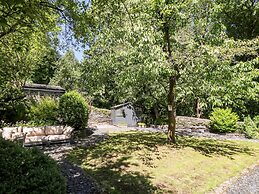 Yr Hen Ysgol, The Old School